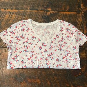 Women’s Gap floral T-shirt